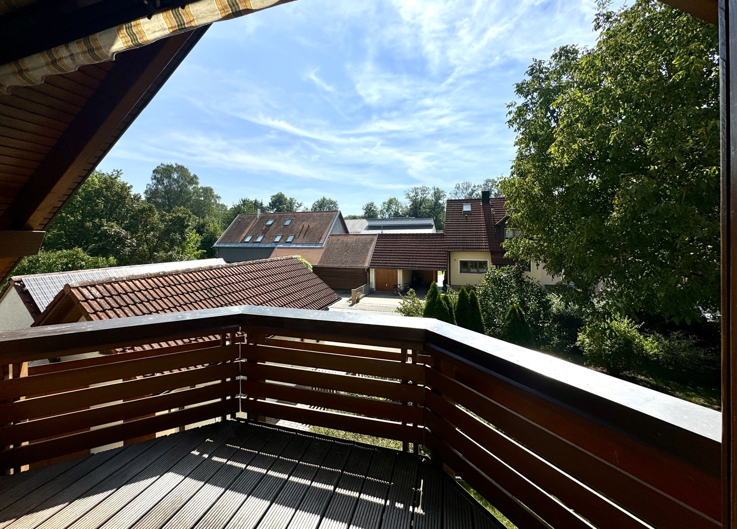 großer Südbalkon mit Aussicht