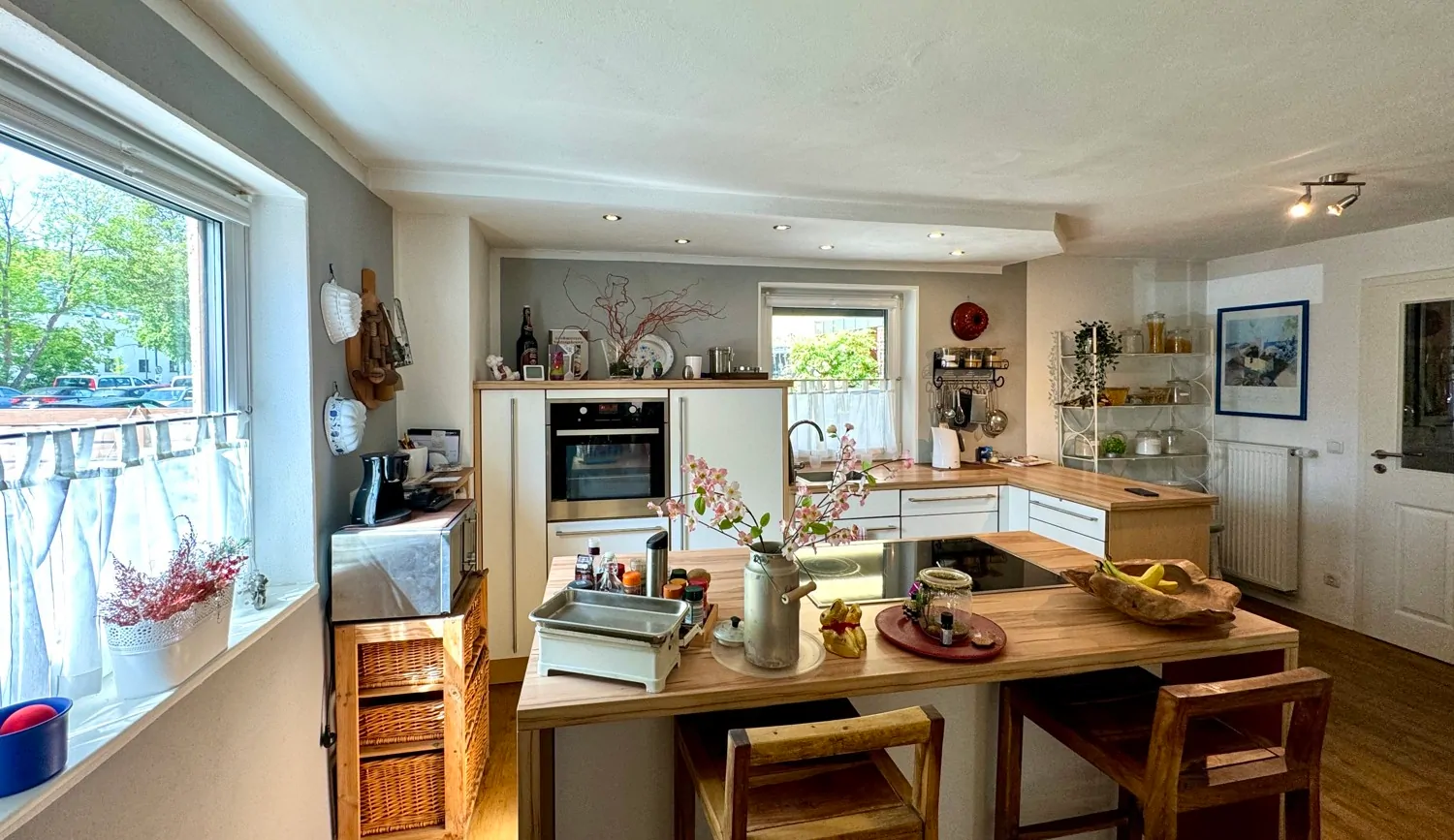 Küche mit Kochinsel