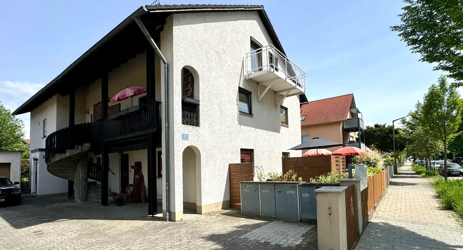 gepflegtes Mehrfamilienhaus