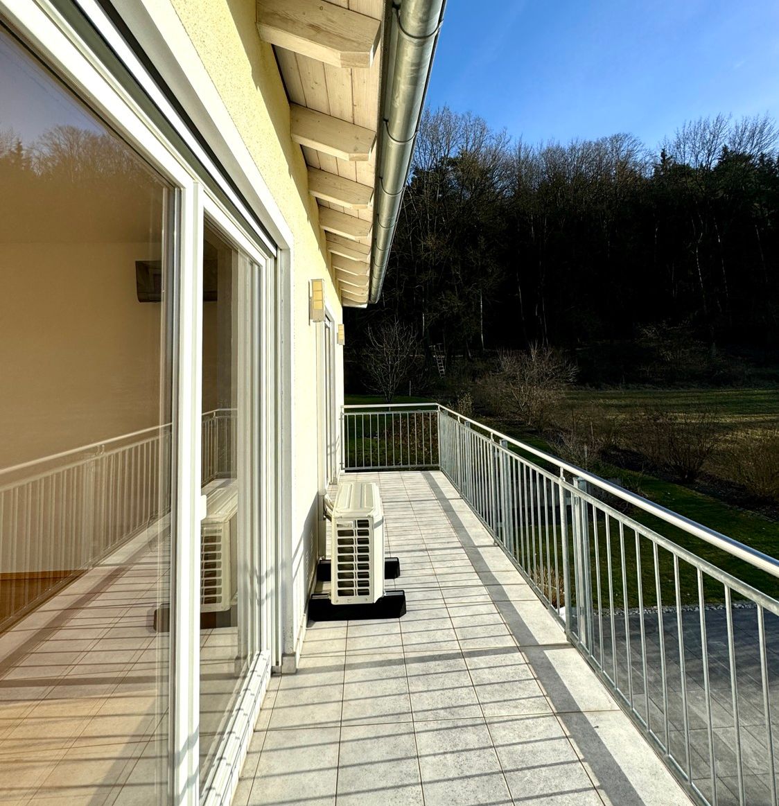 großer Balkon