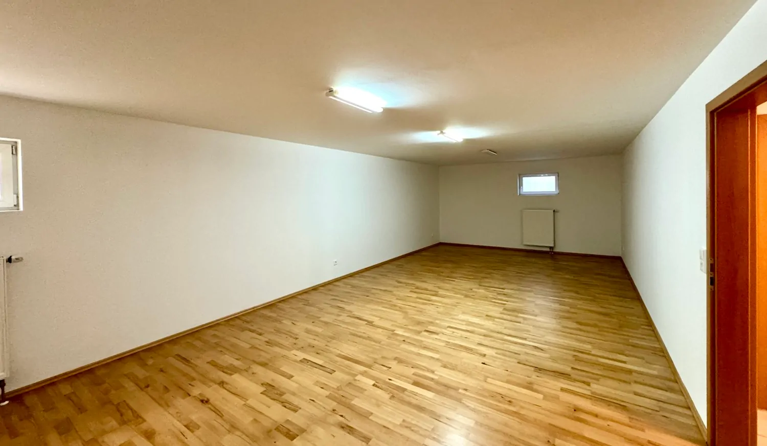 geräumiger Hobbyraum