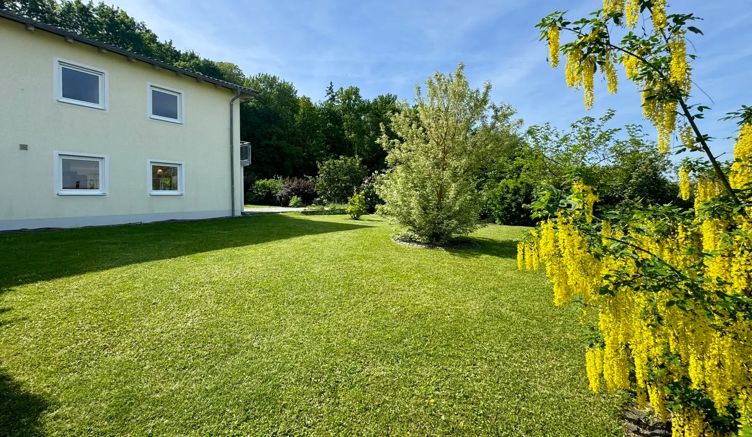 gepflegte Gartengrundstück