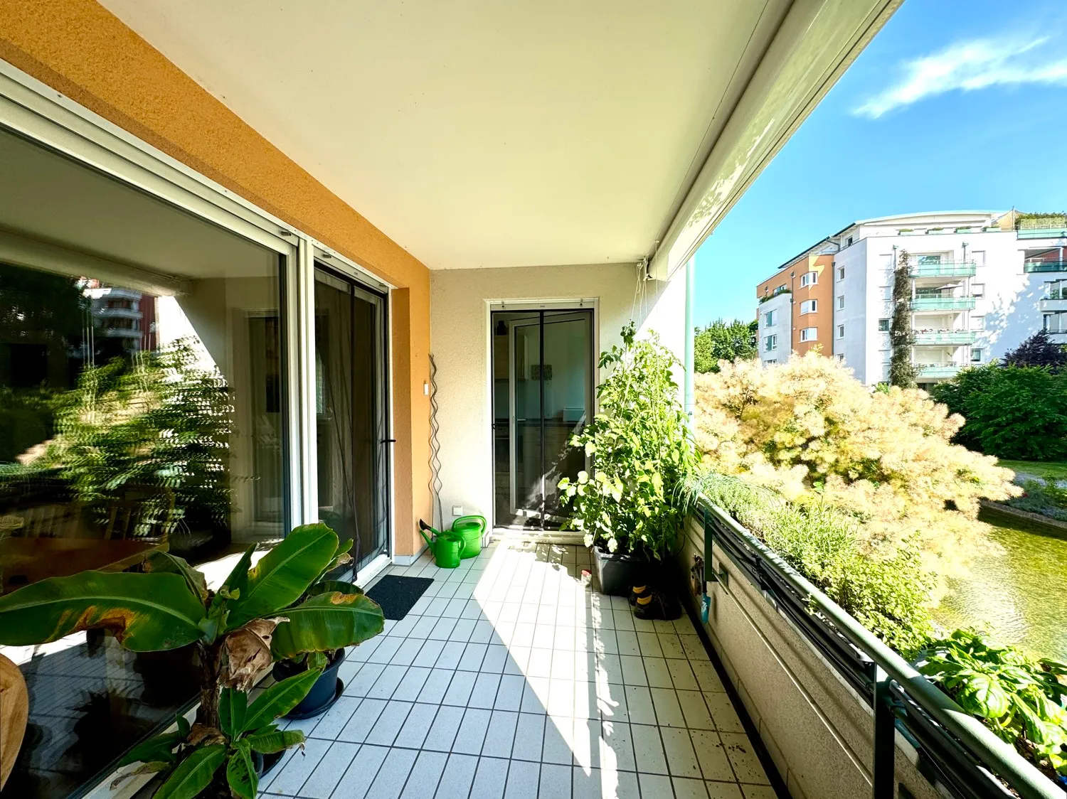 großer Südbalkon