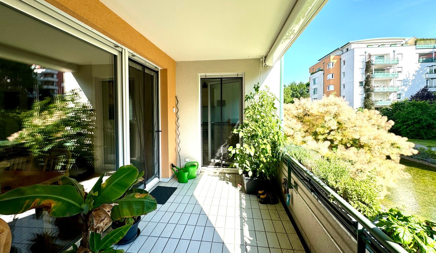 großer Südbalkon