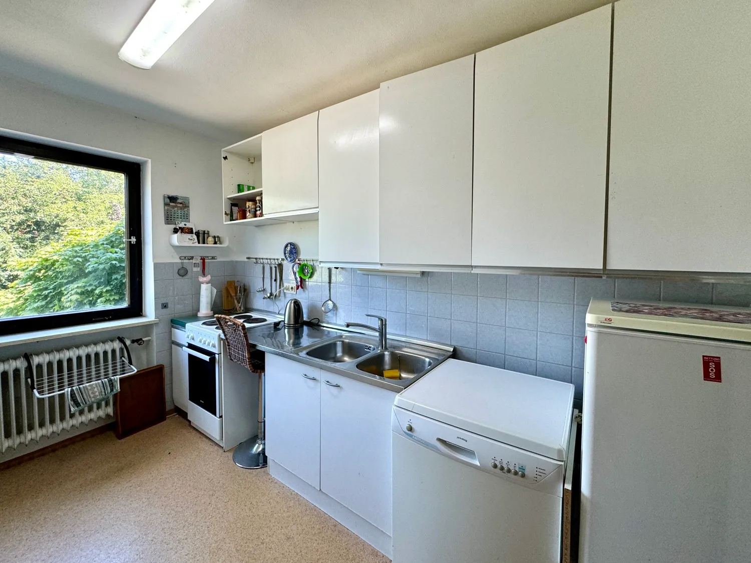 Küche mit Einbauküche