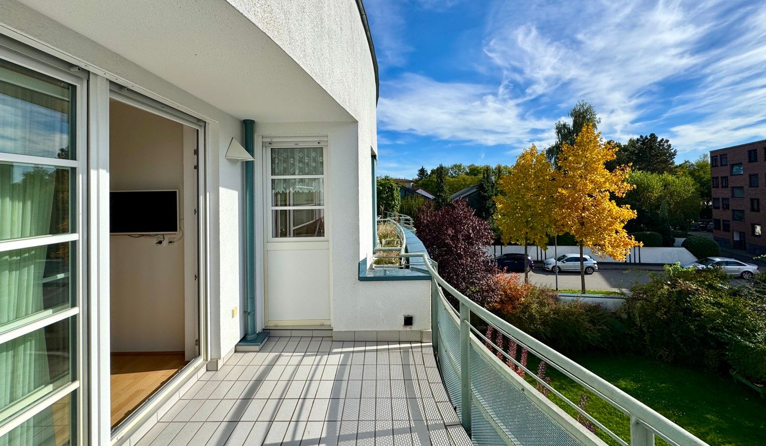 großer Südwestbalkon