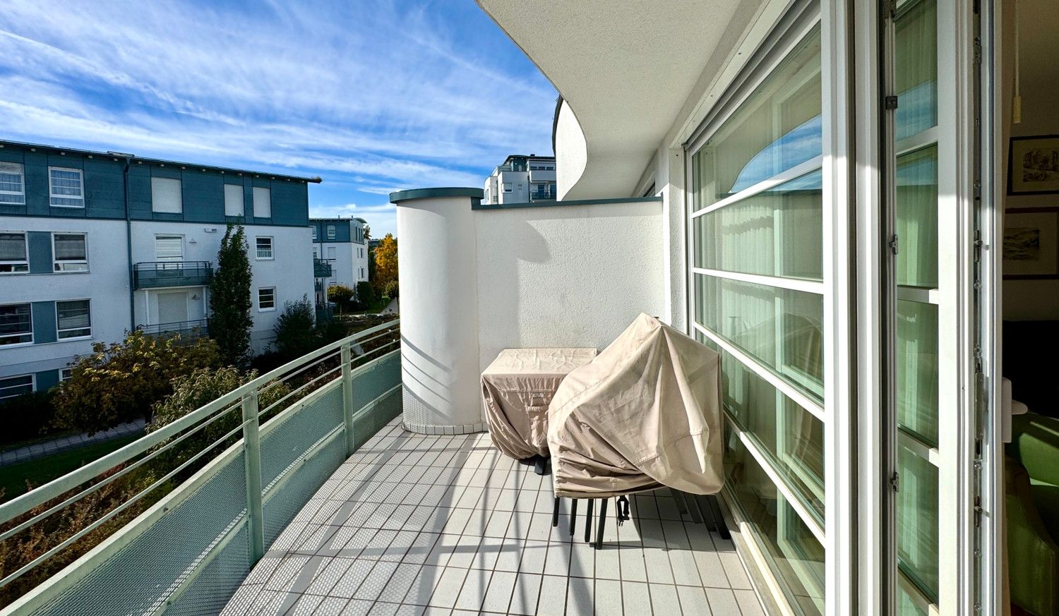 großer Südwestbalkon