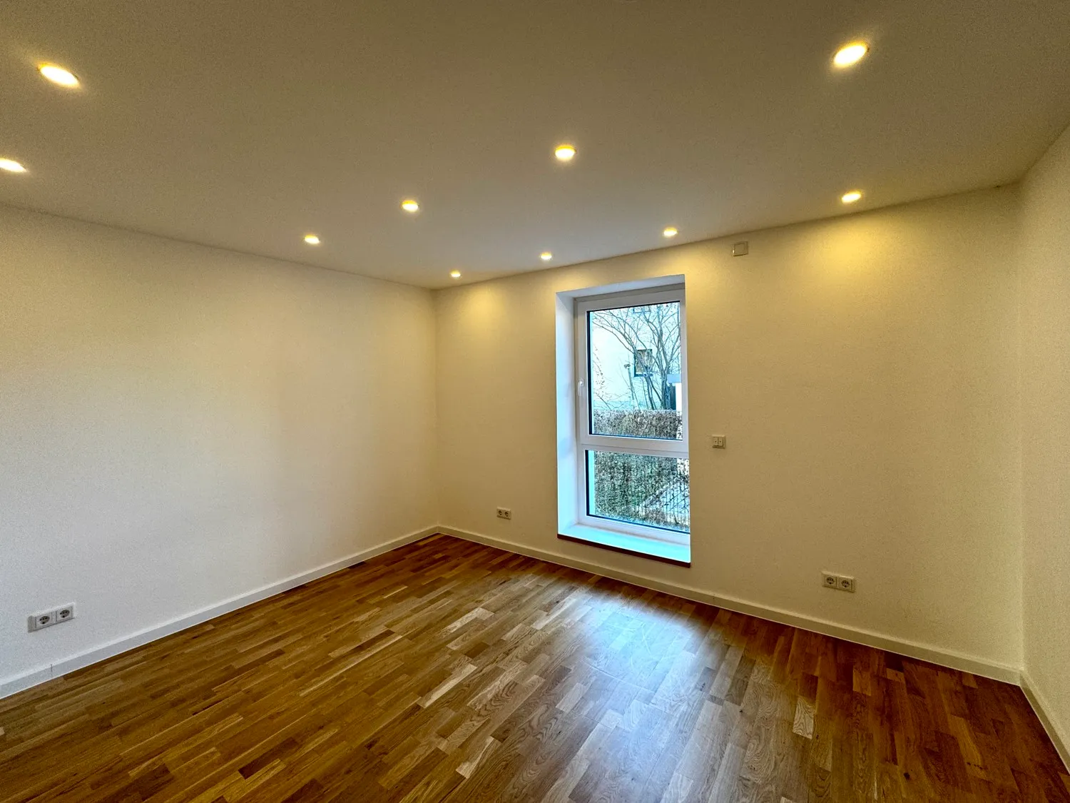 Gäste- oder Kinderzimmer EG