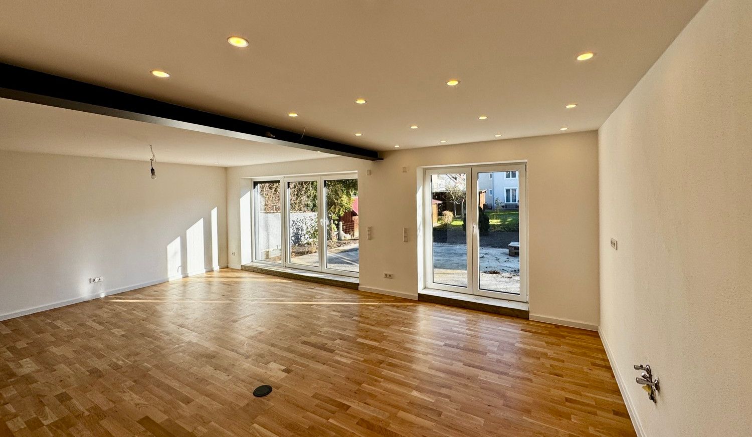 große Wohn- Küchen bereich mit downlight