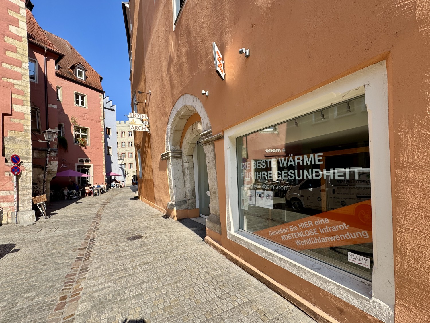 Einkaufsstraße Rote-Hahnen-Gasse