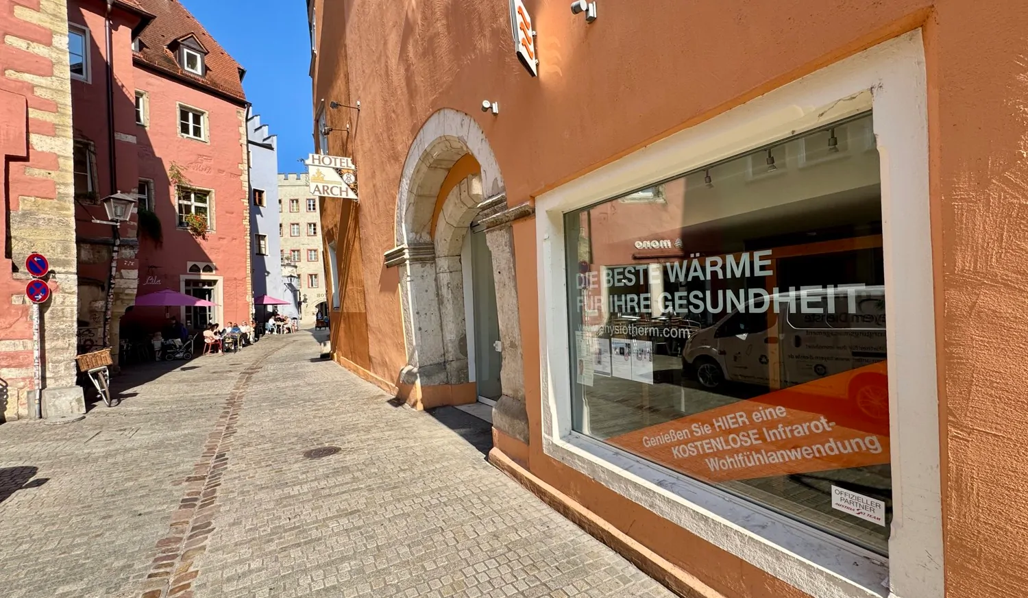 Einkaufsstraße Rote-Hahnen-Gasse