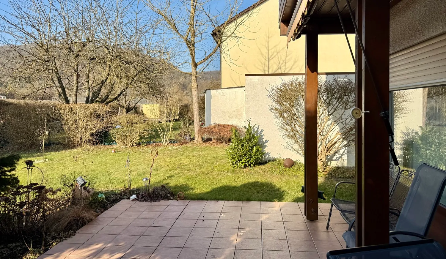 schöne und große Terrasse