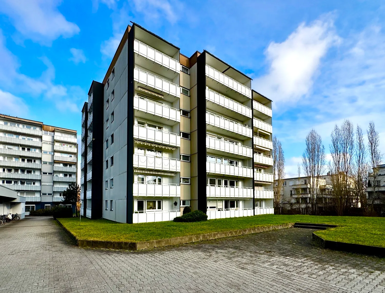 sehr gepflegte Wohnanlage