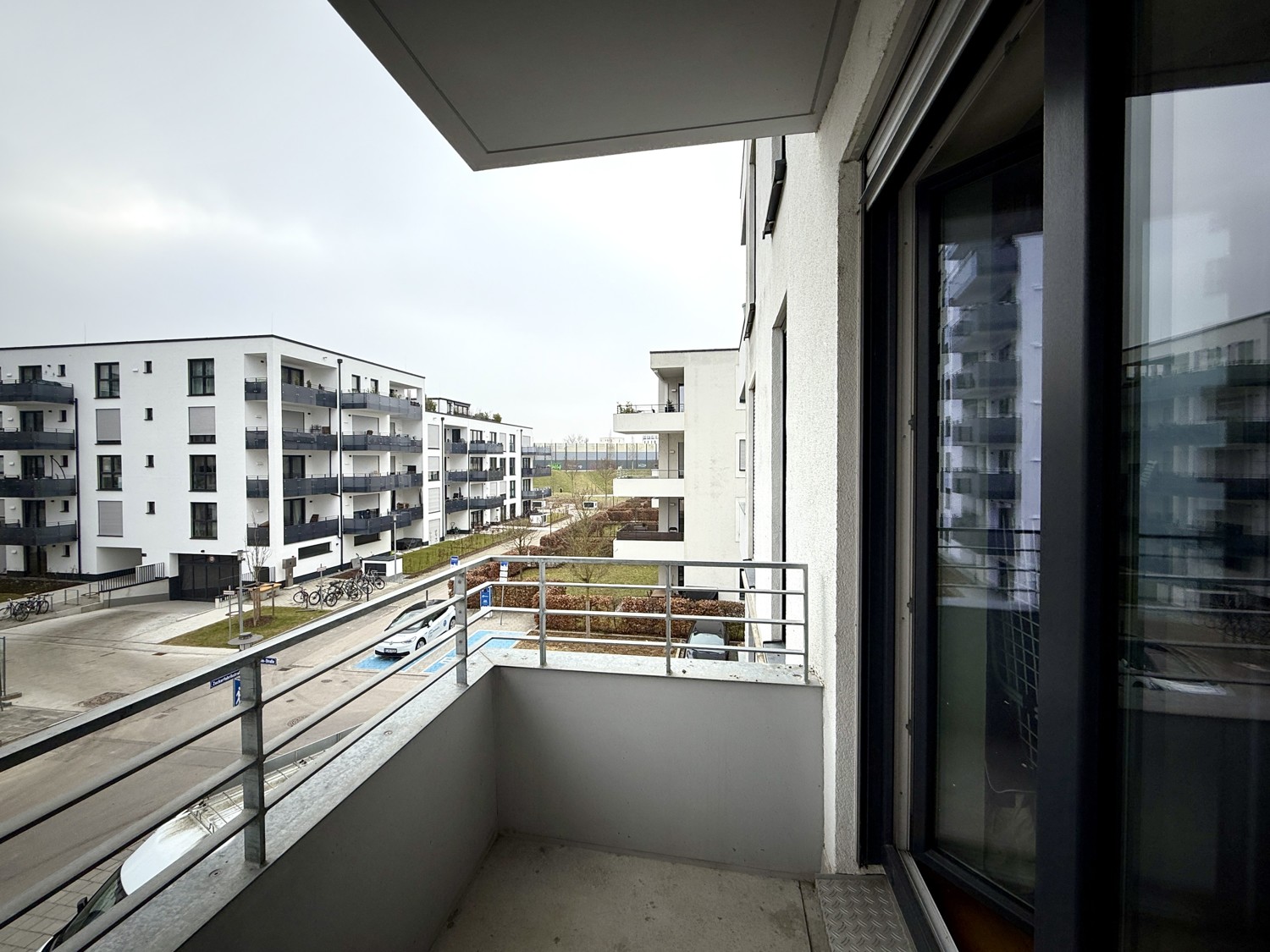 großer Balkon mit Aussicht