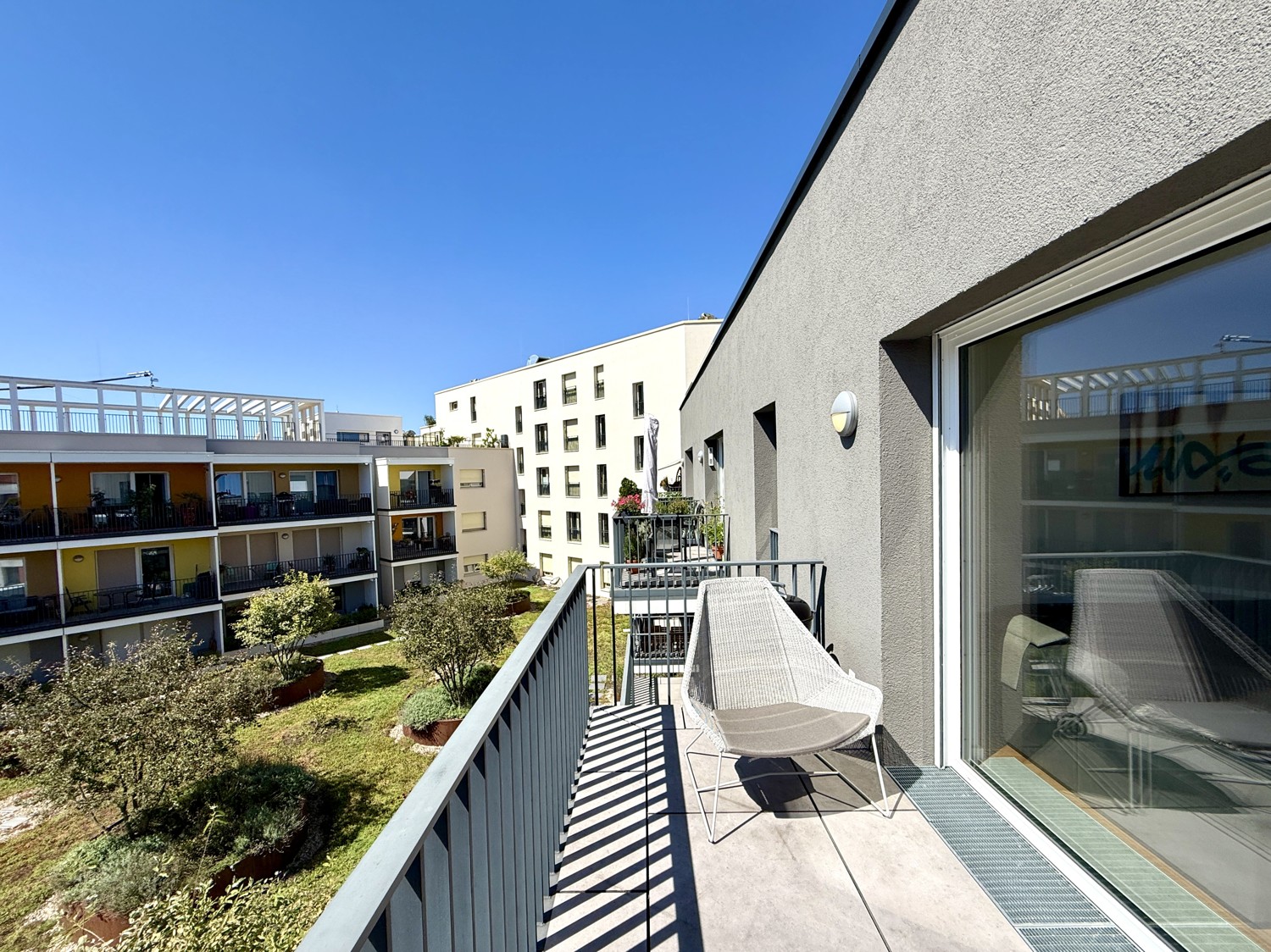 großer Südbalkon