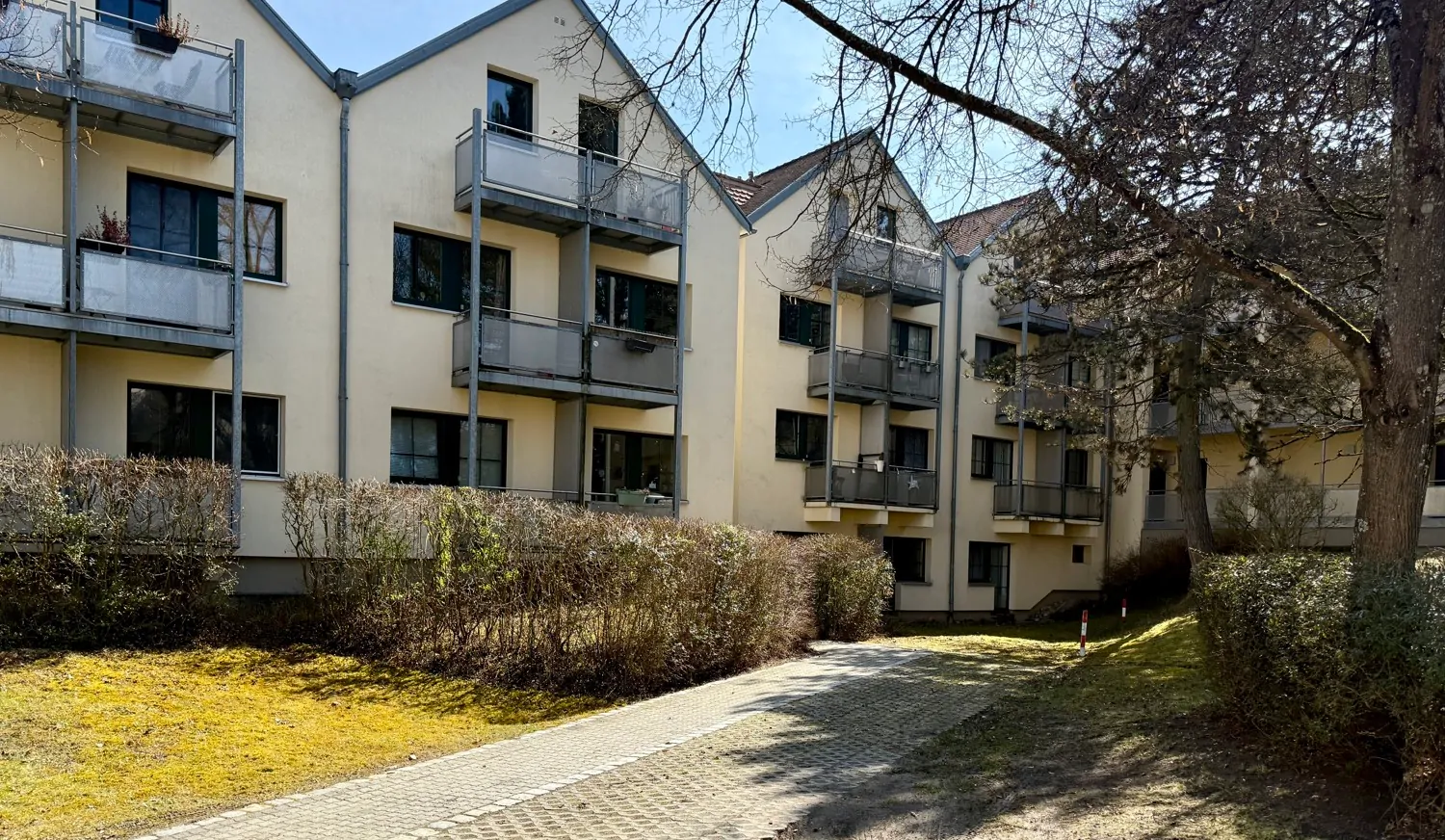 sehr gepflegte Wohnanlage