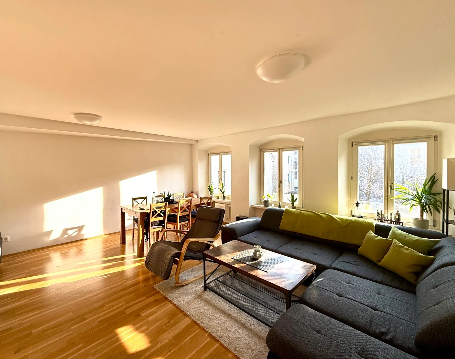 Reserved - A unique rarity in the old town – Stylish condominium with historical flair!