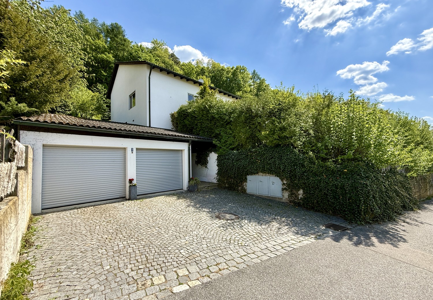 Hausansicht Nord von der Straße