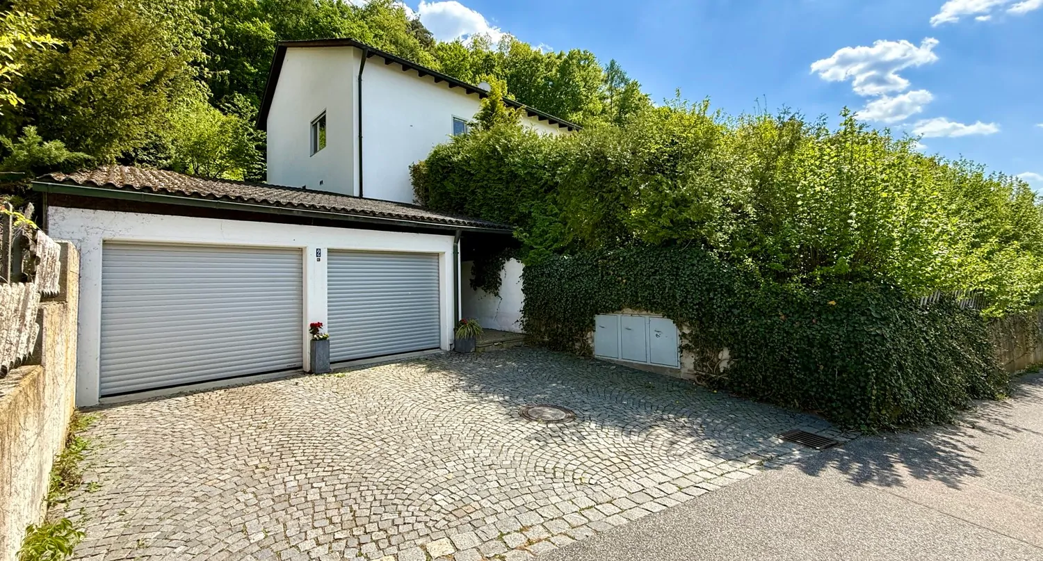 Hausansicht Nord von der Straße