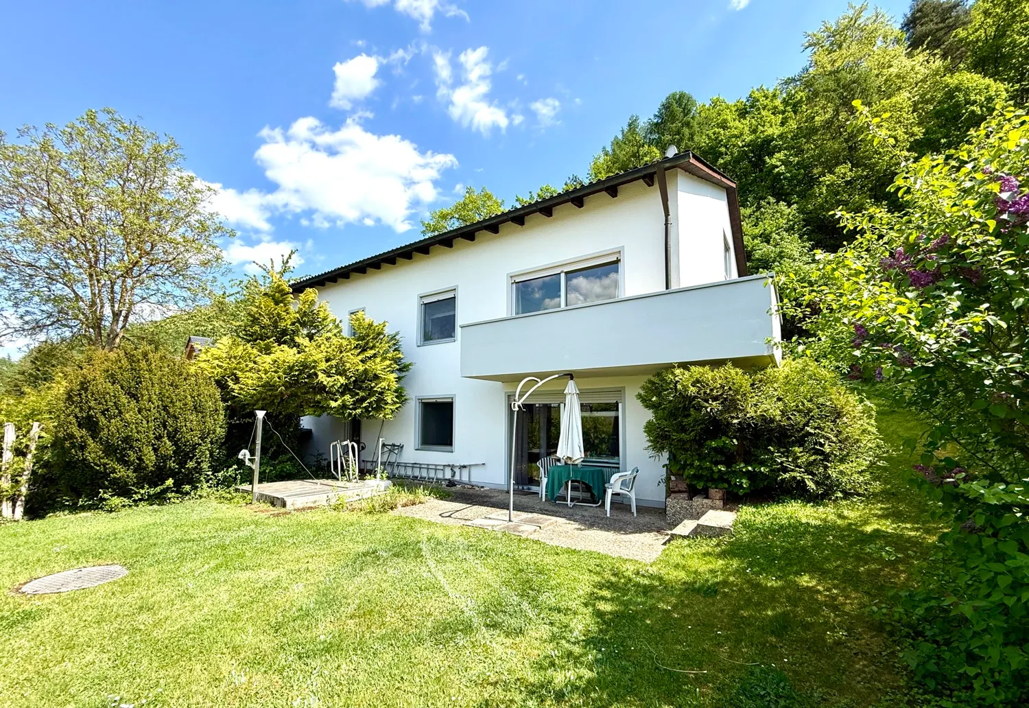wunderschönes Wohnen mit Gartenparadies
