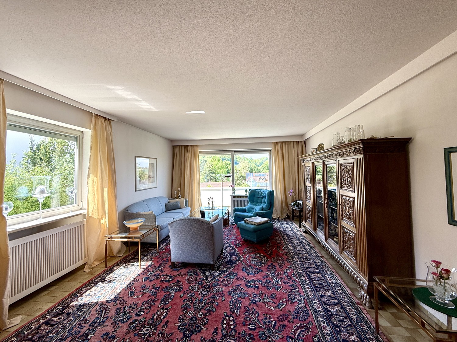 großes Wohnzimmer