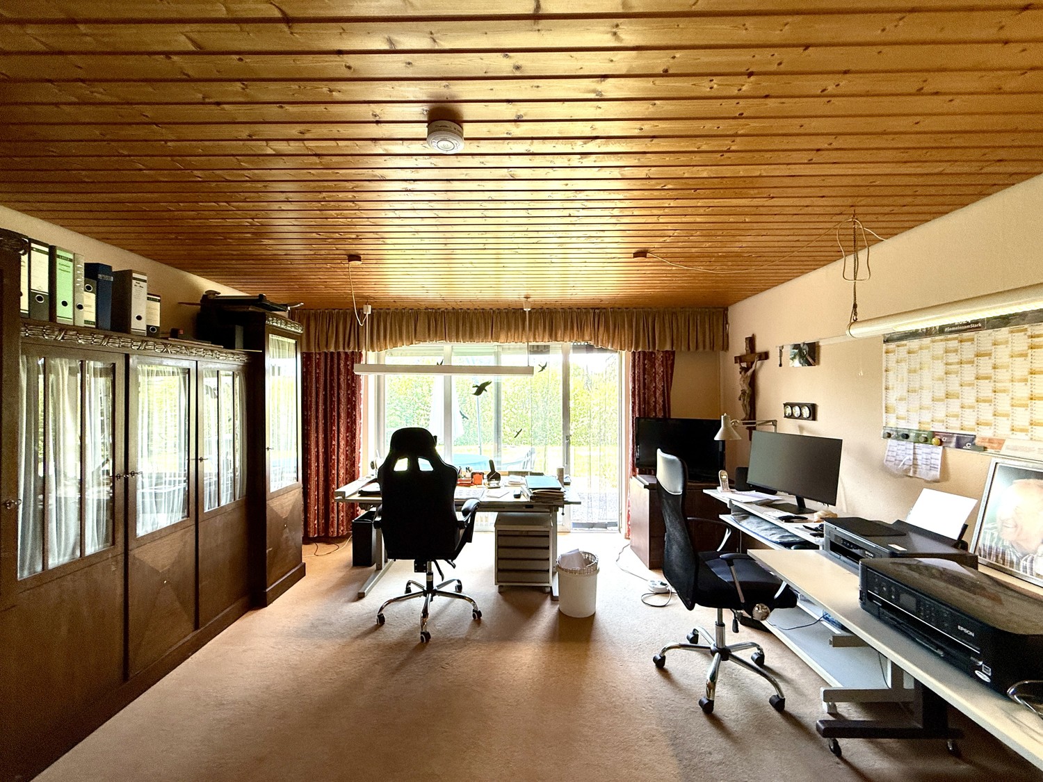 großes Wohnzimmer Untergeschoss