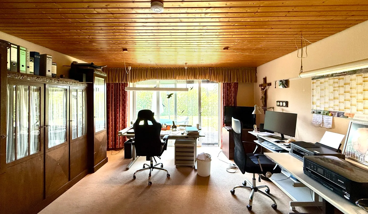 großes Wohnzimmer Untergeschoss