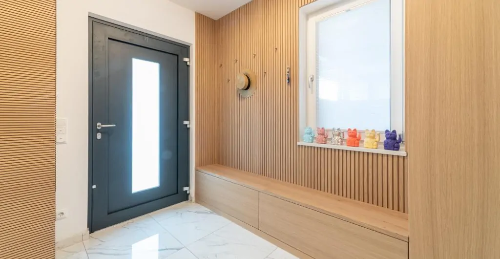 Garderobe mit Schränke