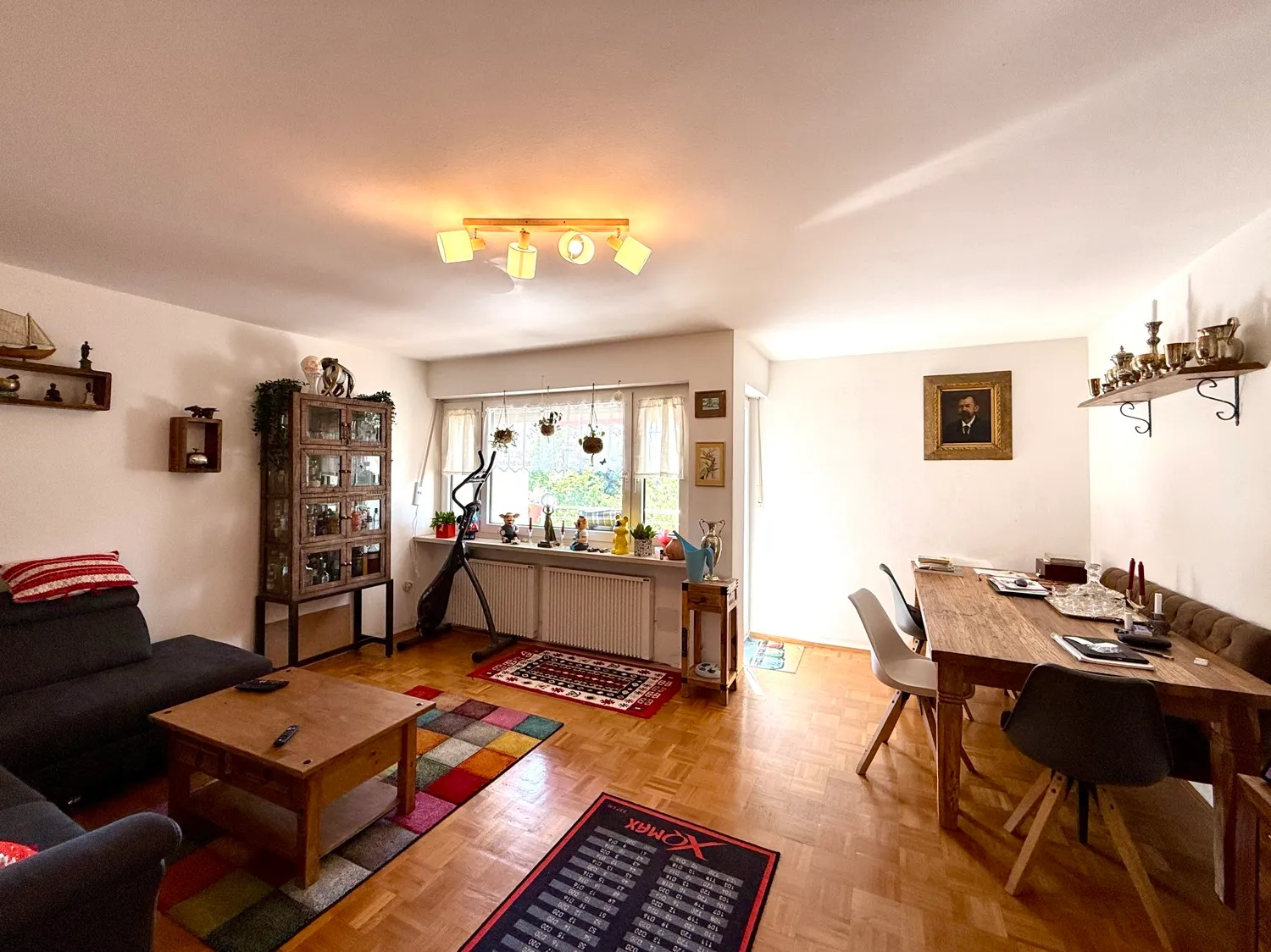 Sold - Living near the monastery grounds - 2.5 rooms with sunny balcony and view of the greenery!