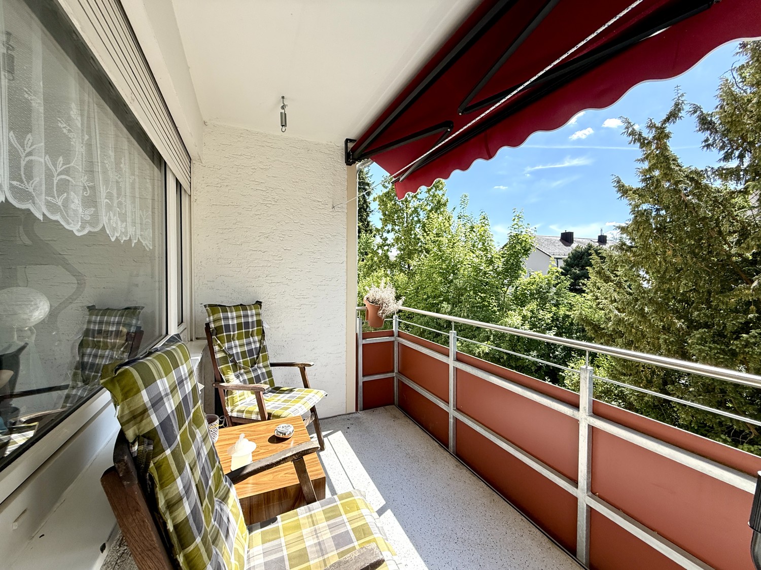 sonniger Westbalkon