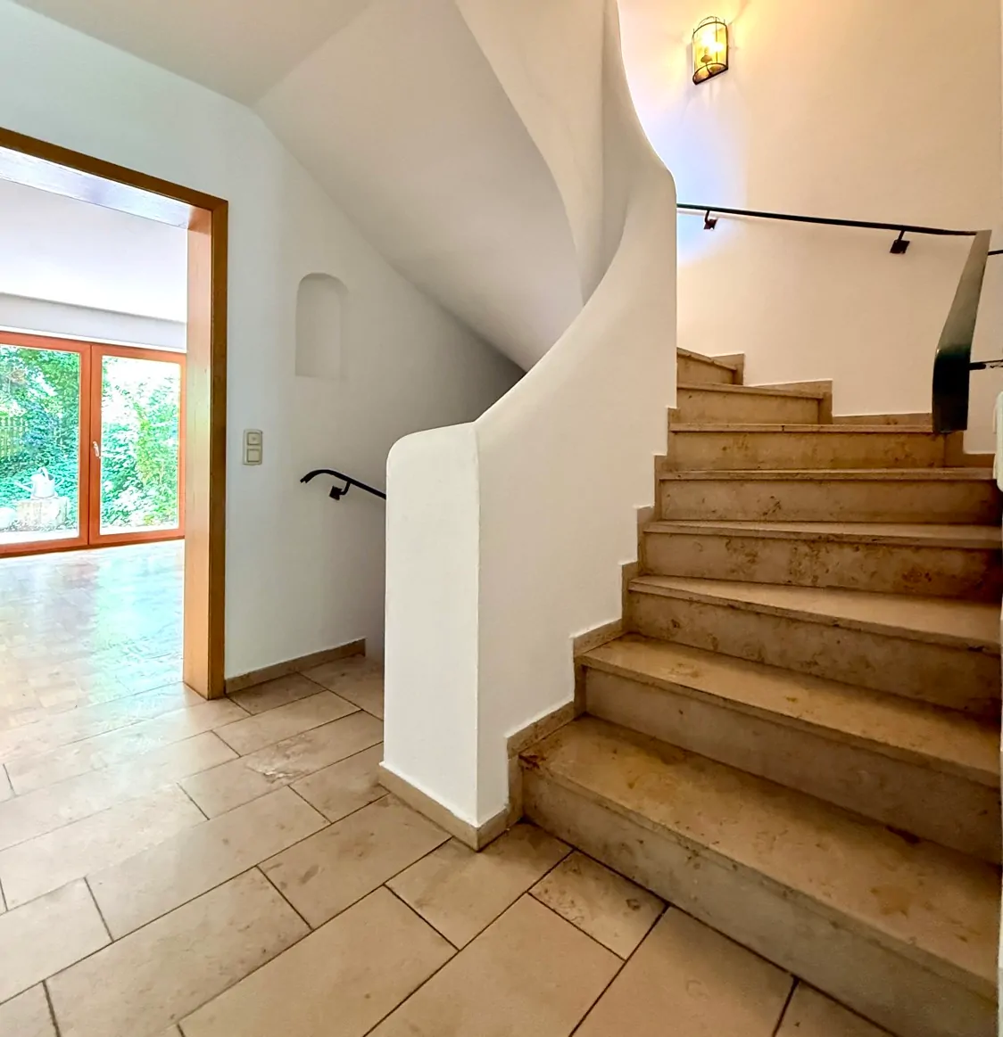 Diele mit Treppenhaus