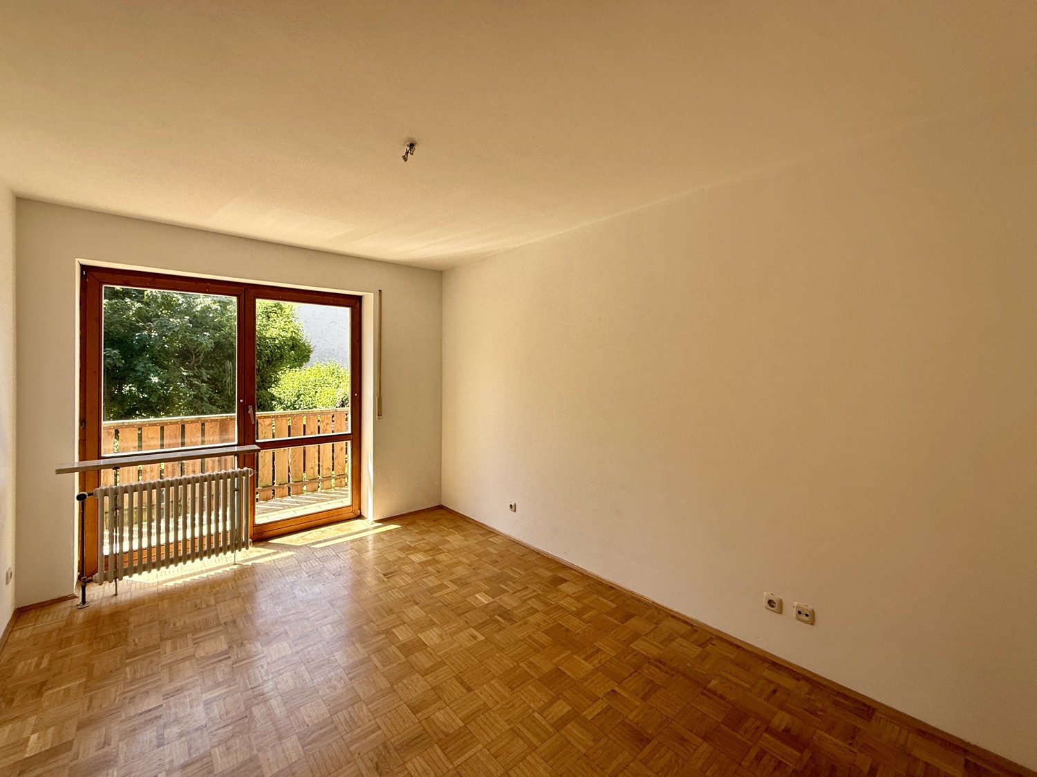 Kinderzimmer mit Zugang Balkon