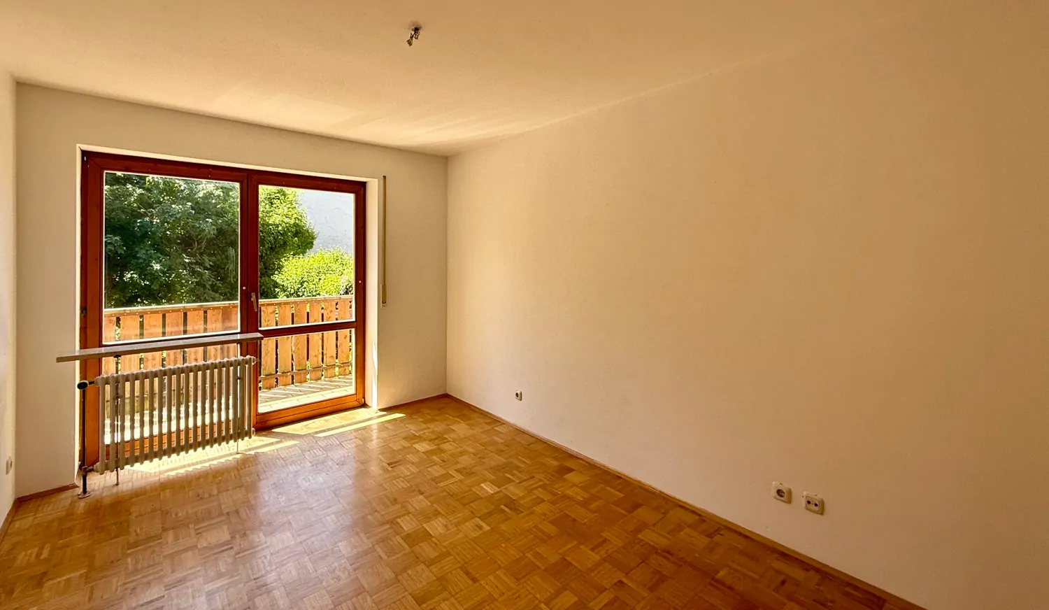 Kinderzimmer mit Zugang Balkon