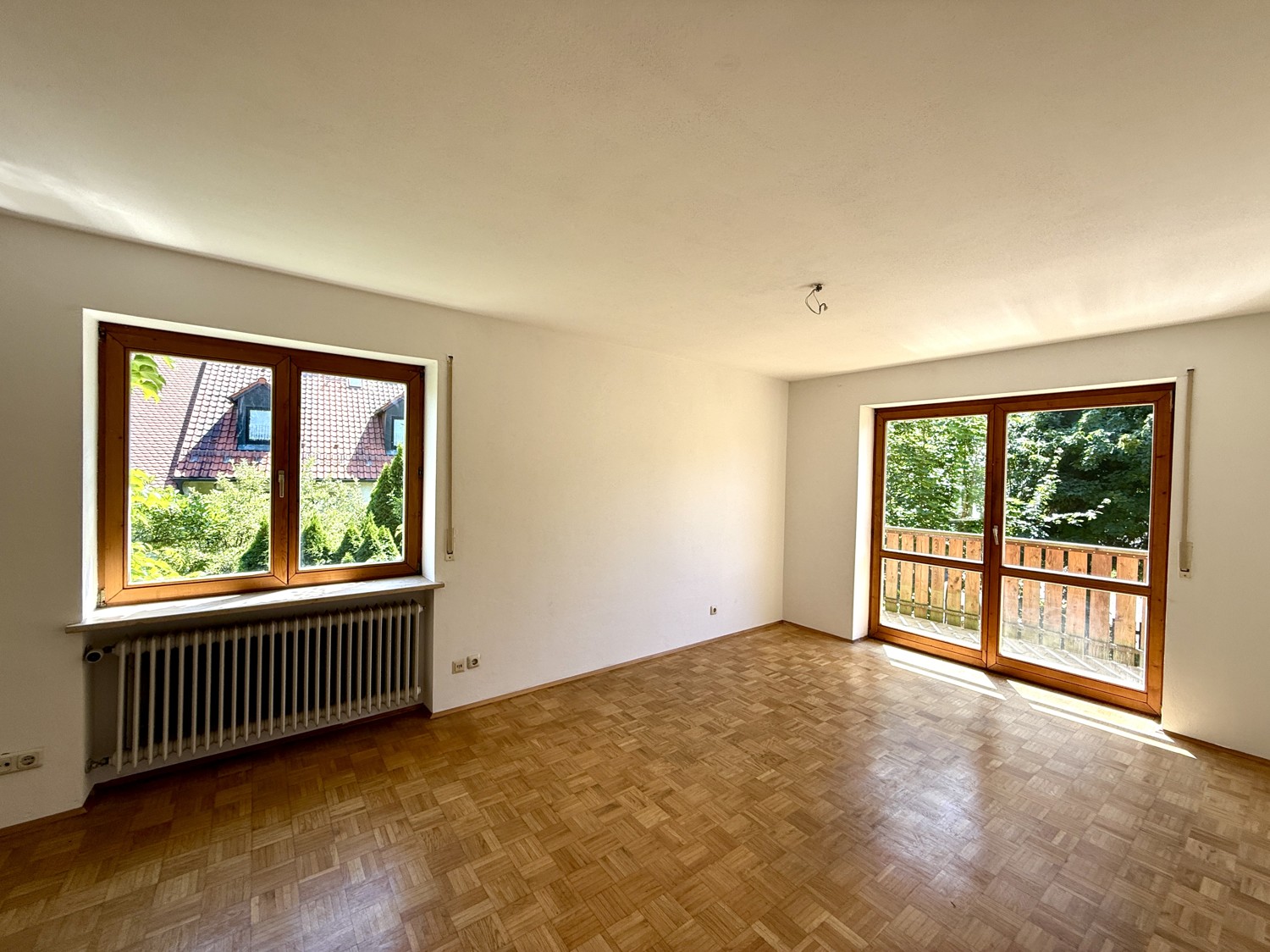 Elternschlafzimmer mit Zugang  Balkon