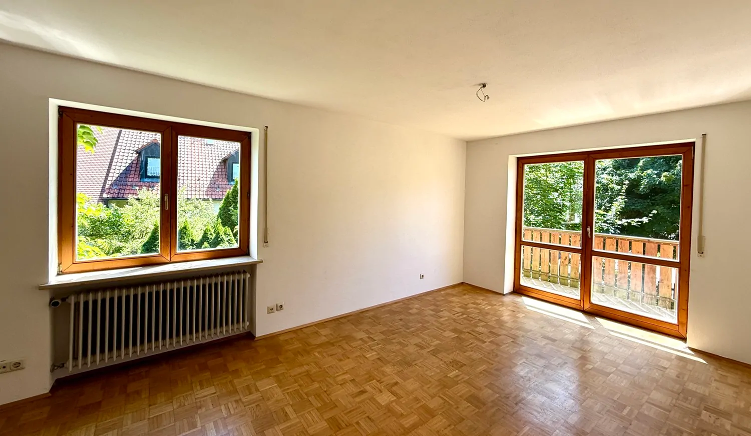 Elternschlafzimmer mit Zugang  Balkon