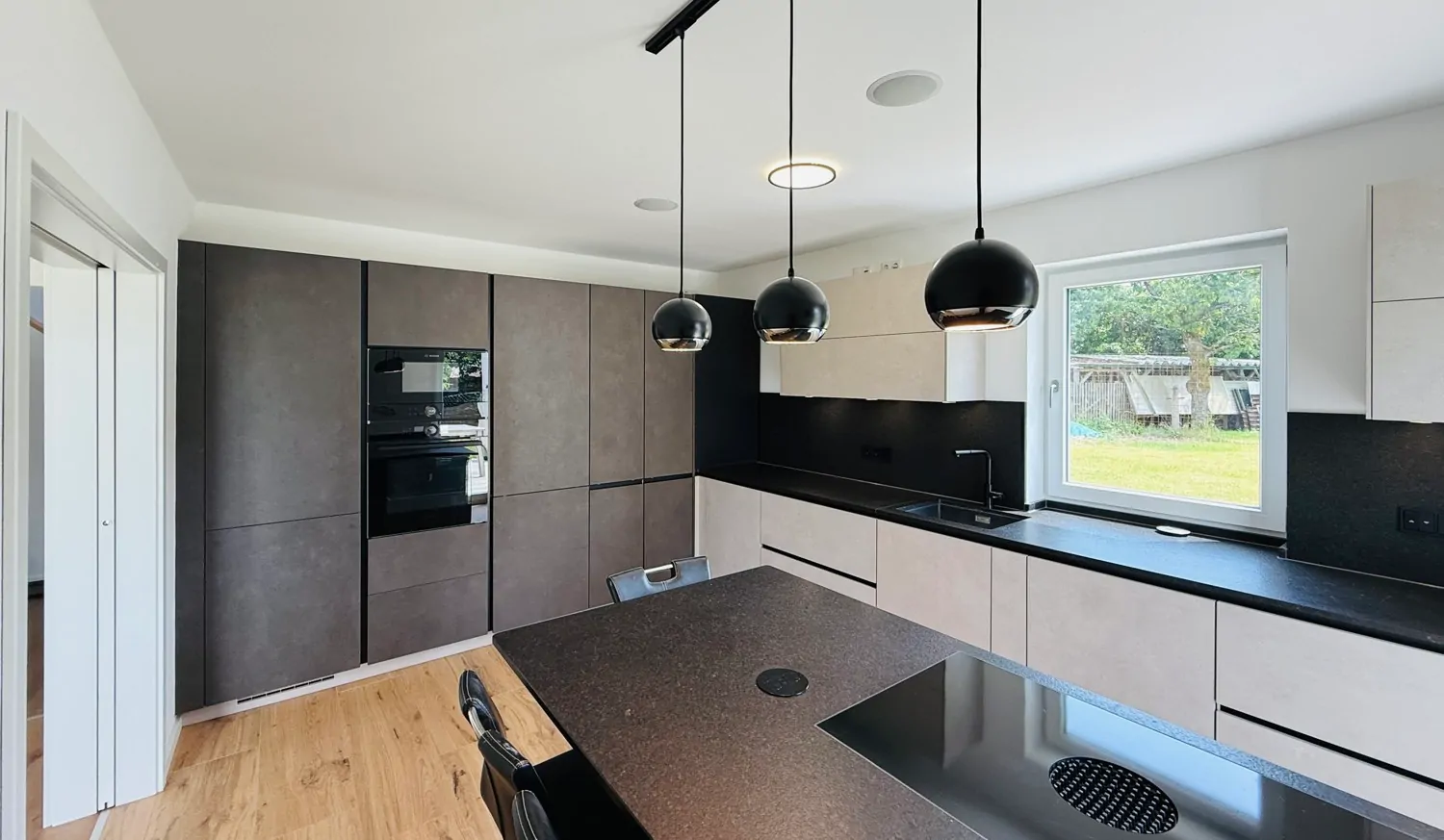 Küche mit Kochinsel