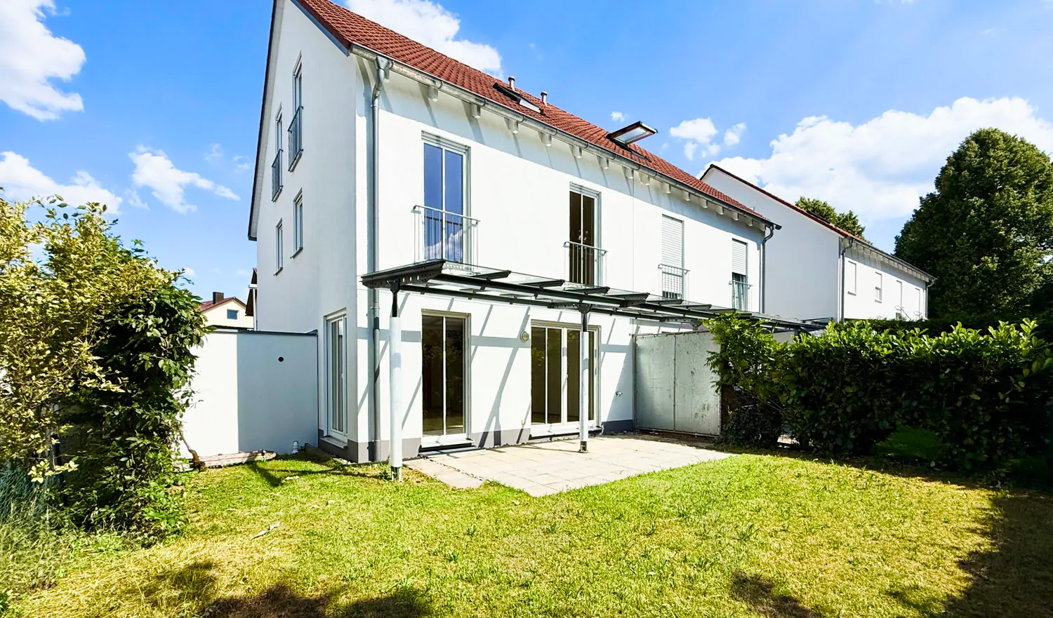 neuwertige Doppelhaushälfte