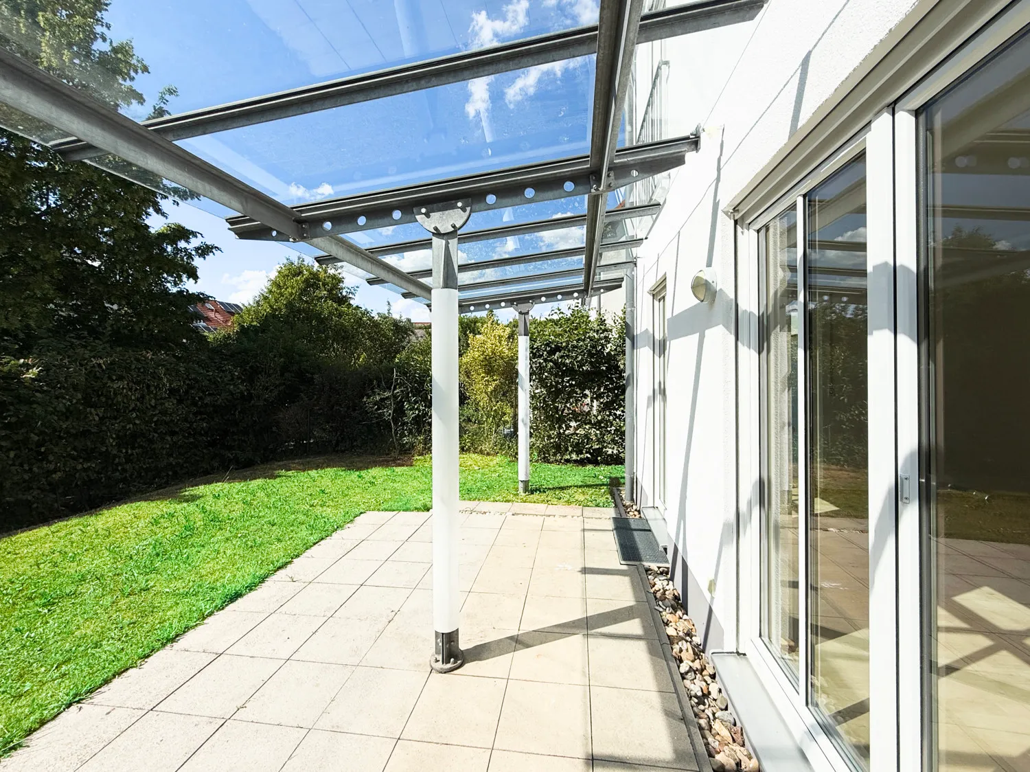 sonnige Terrasse