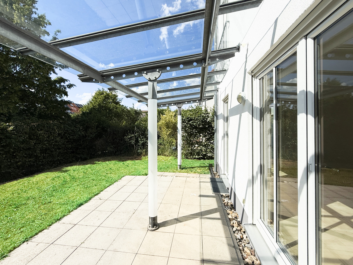 sonnige Terrasse