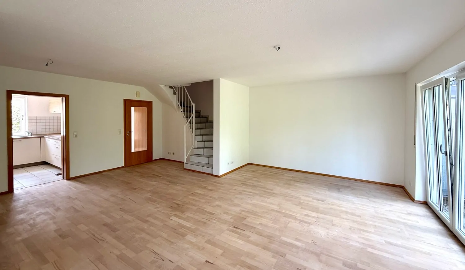 großer Wohn- und Essbereich