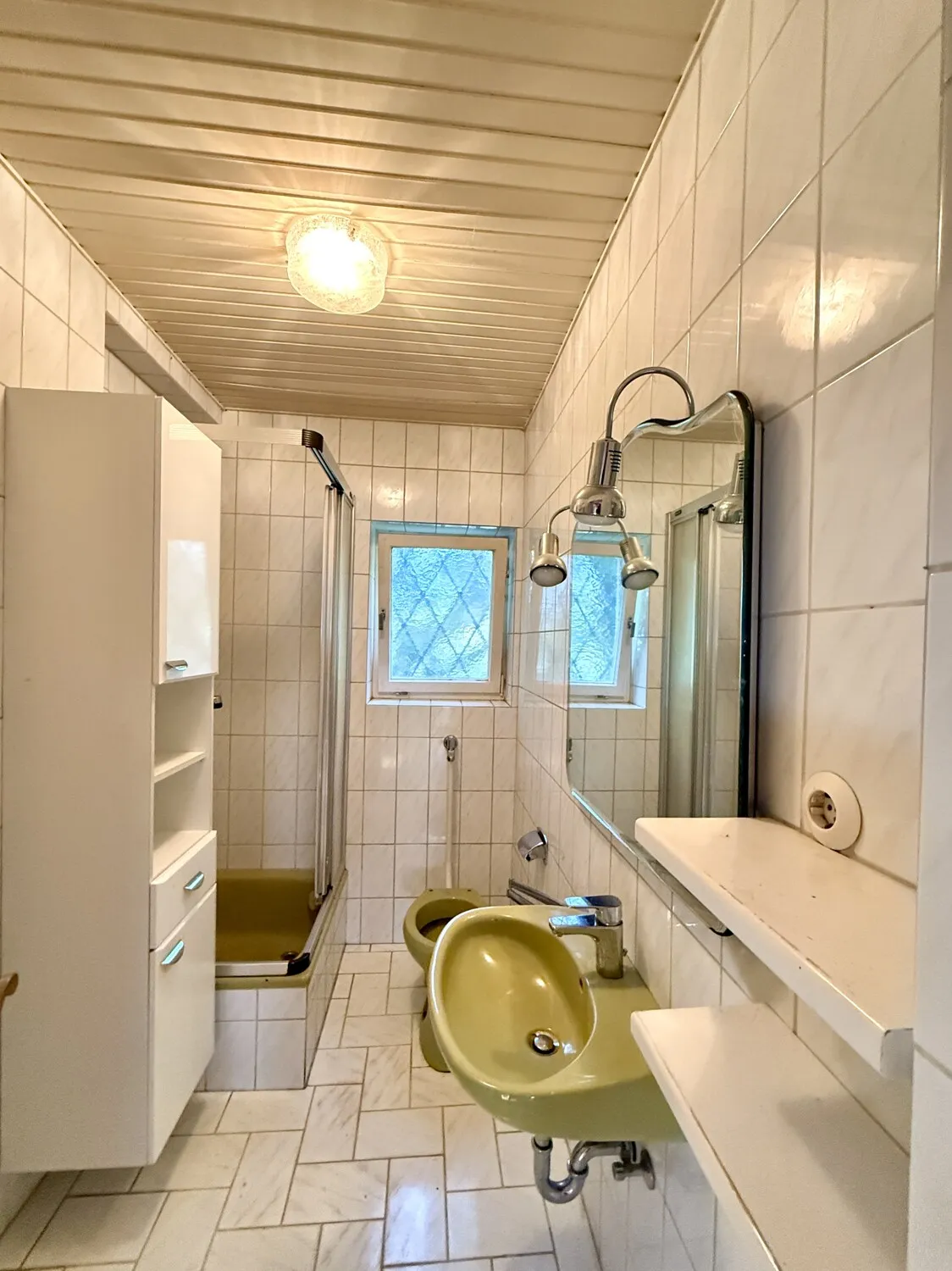 Badezimmer EG