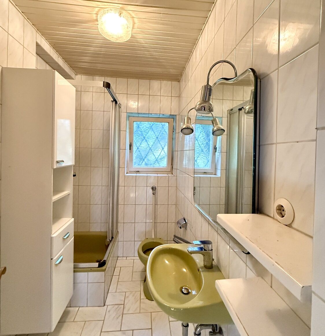 Badezimmer EG