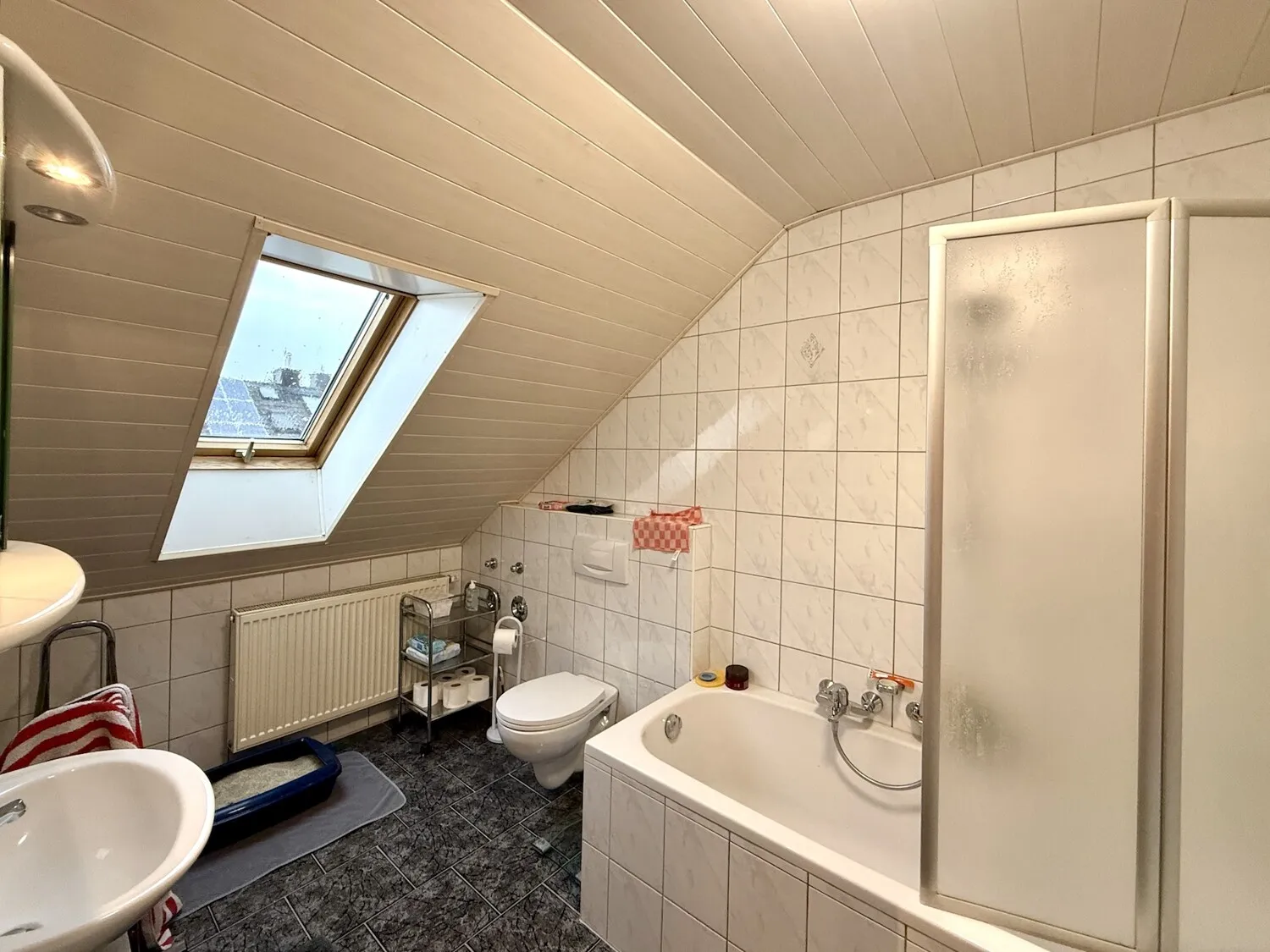 Badezimmer Wohnung 2. OG