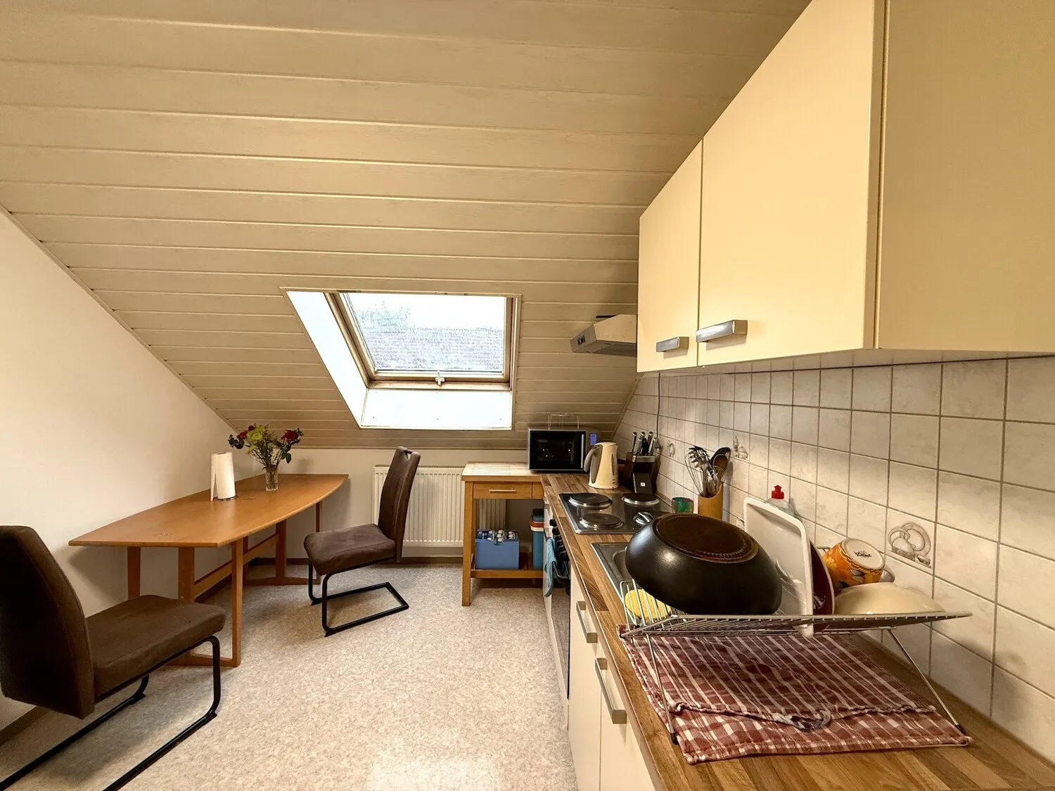 Küche mit Einbauküche Wohnung Wohnung 2. OG