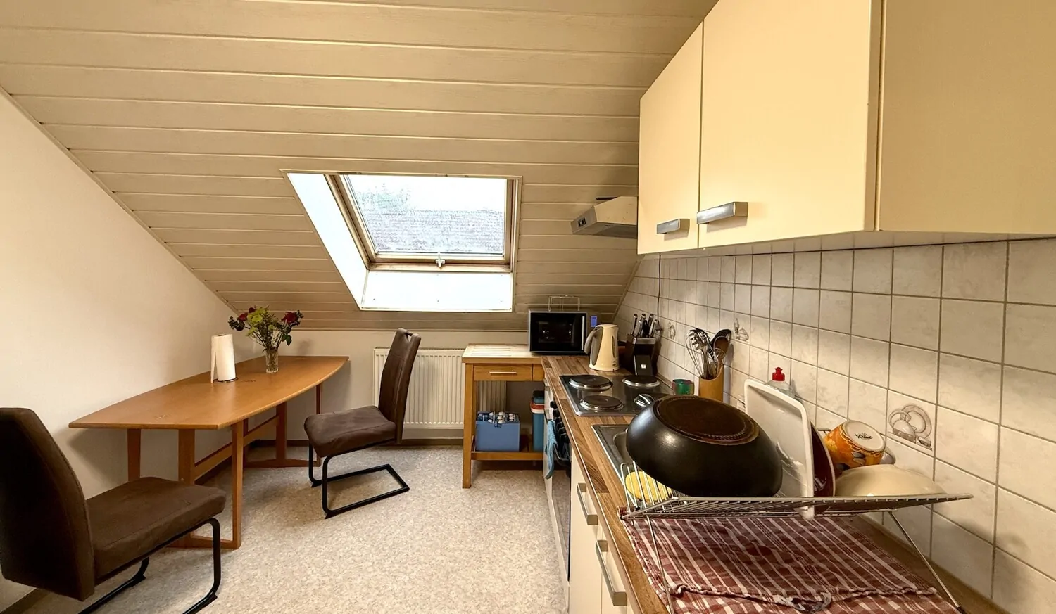 Küche mit Einbauküche Wohnung Wohnung 2. OG