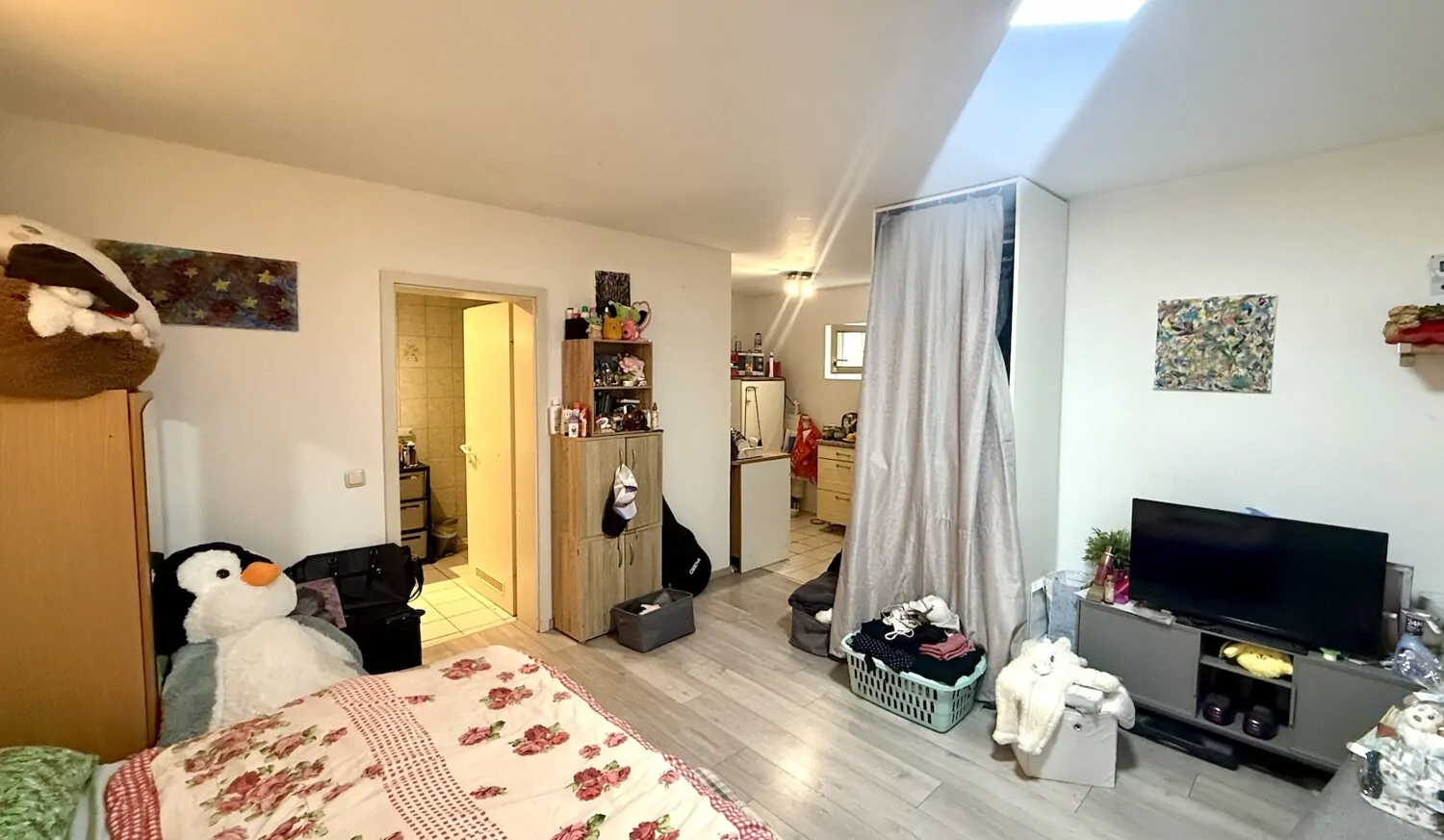 Schlaf- und Wohnbereich Wohnung Souterrain