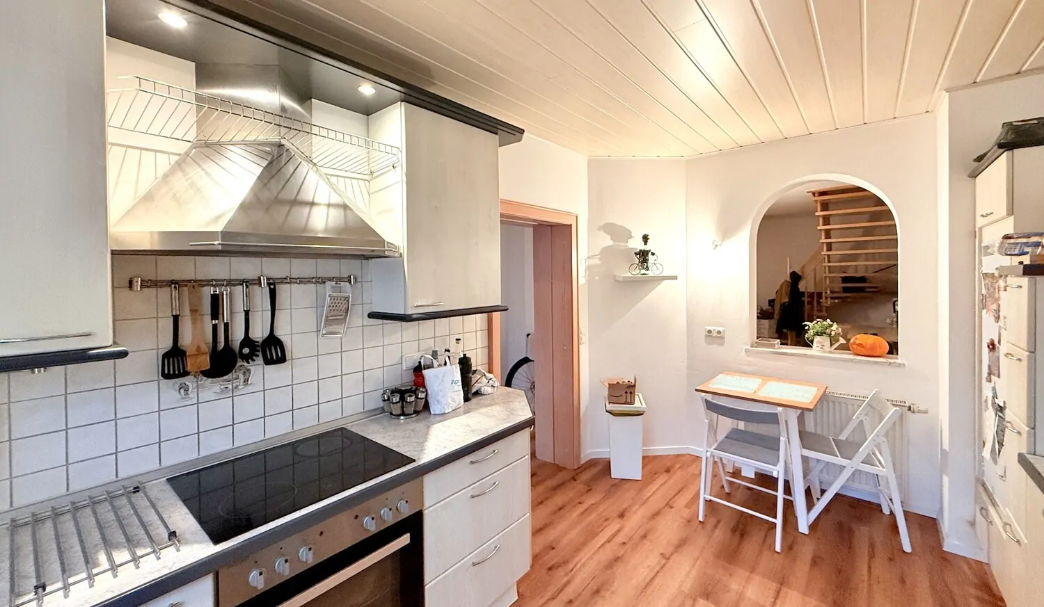 Küche mit Essbereich EG