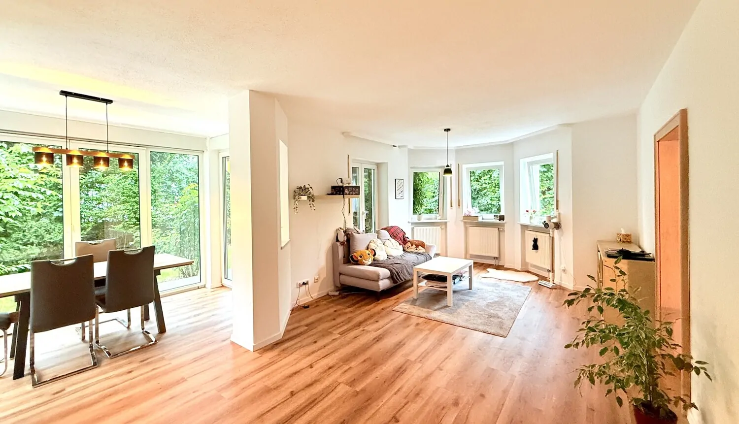 großer offene Wohnbereich Erdgeschoss