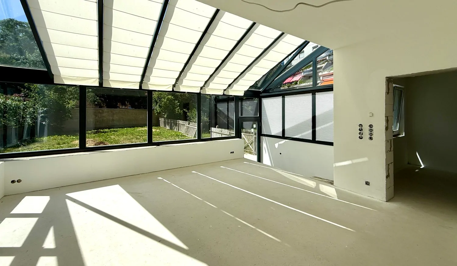 Wohnbereich mit Wintergarten EG