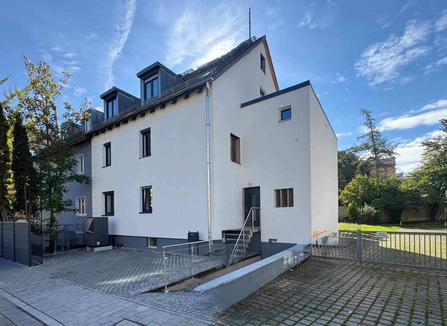 New construction - Exclusive luxury apartment in a city villa with a 335 sqm private garden in the inner east!